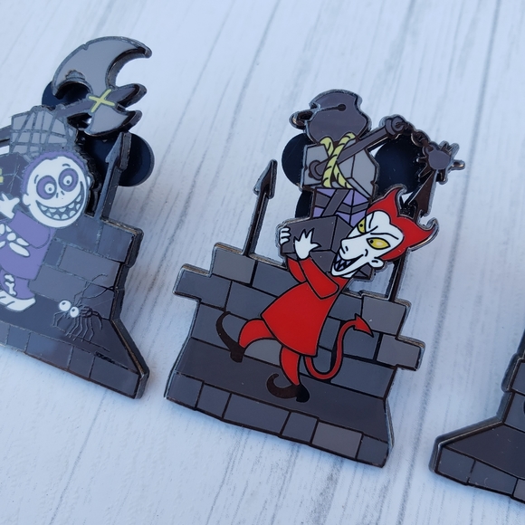 Lock Shock and Barrel Disney Rare Pins - Picture 4 of 6